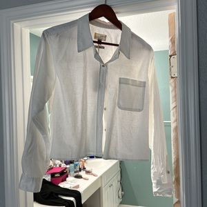 Cropped fit button down